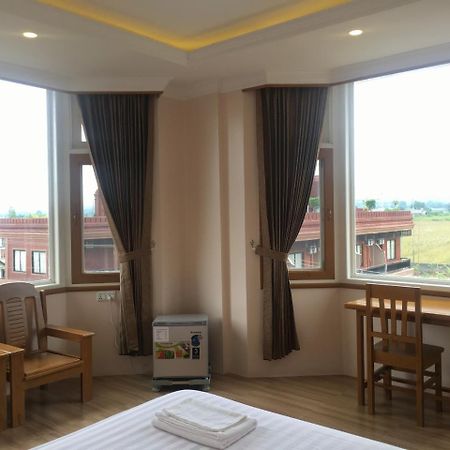 Five One Star Hotel Nyaungshwe Exteriör bild