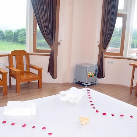 Five One Star Hotel Nyaungshwe Exteriör bild