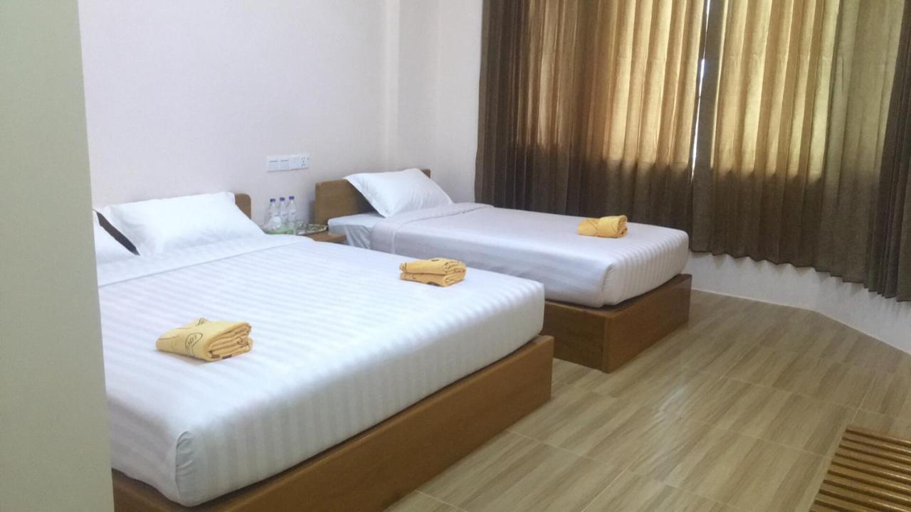 Five One Star Hotel Nyaungshwe Exteriör bild