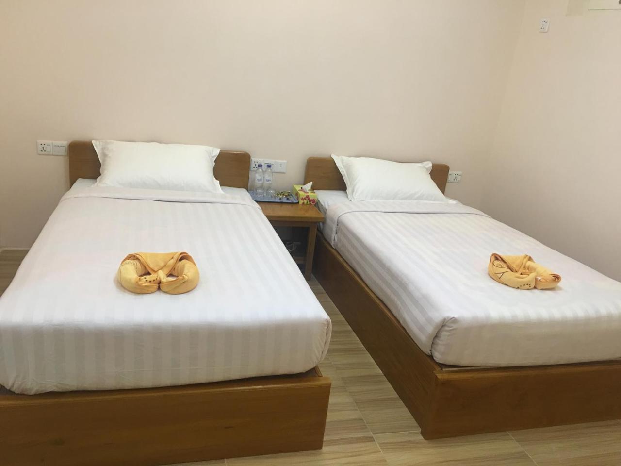 Five One Star Hotel Nyaungshwe Exteriör bild